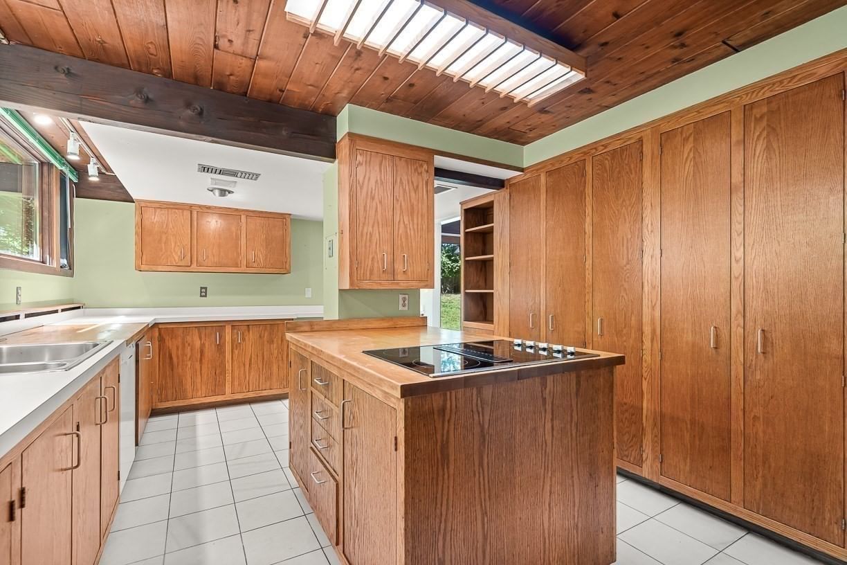 7 Arnold Rd Wellesley — Photo 13 of 35