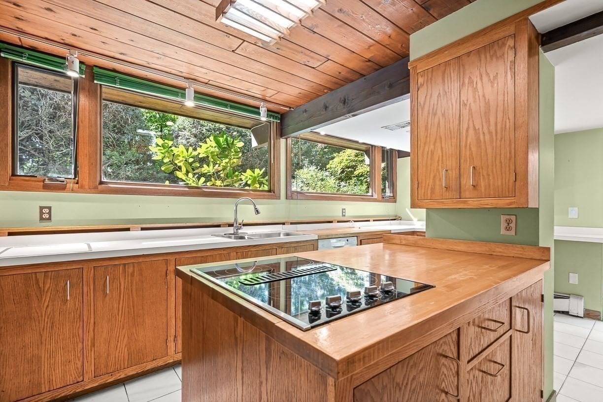 7 Arnold Rd Wellesley — Photo 14 of 35