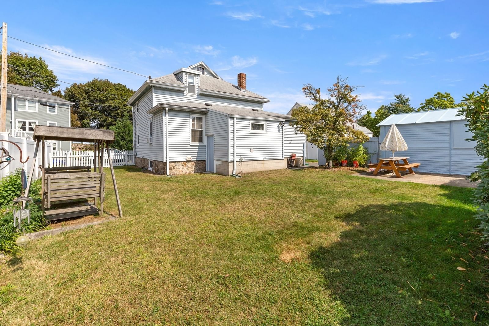 10 Glenway Ave Peabody — Photo 3 of 14