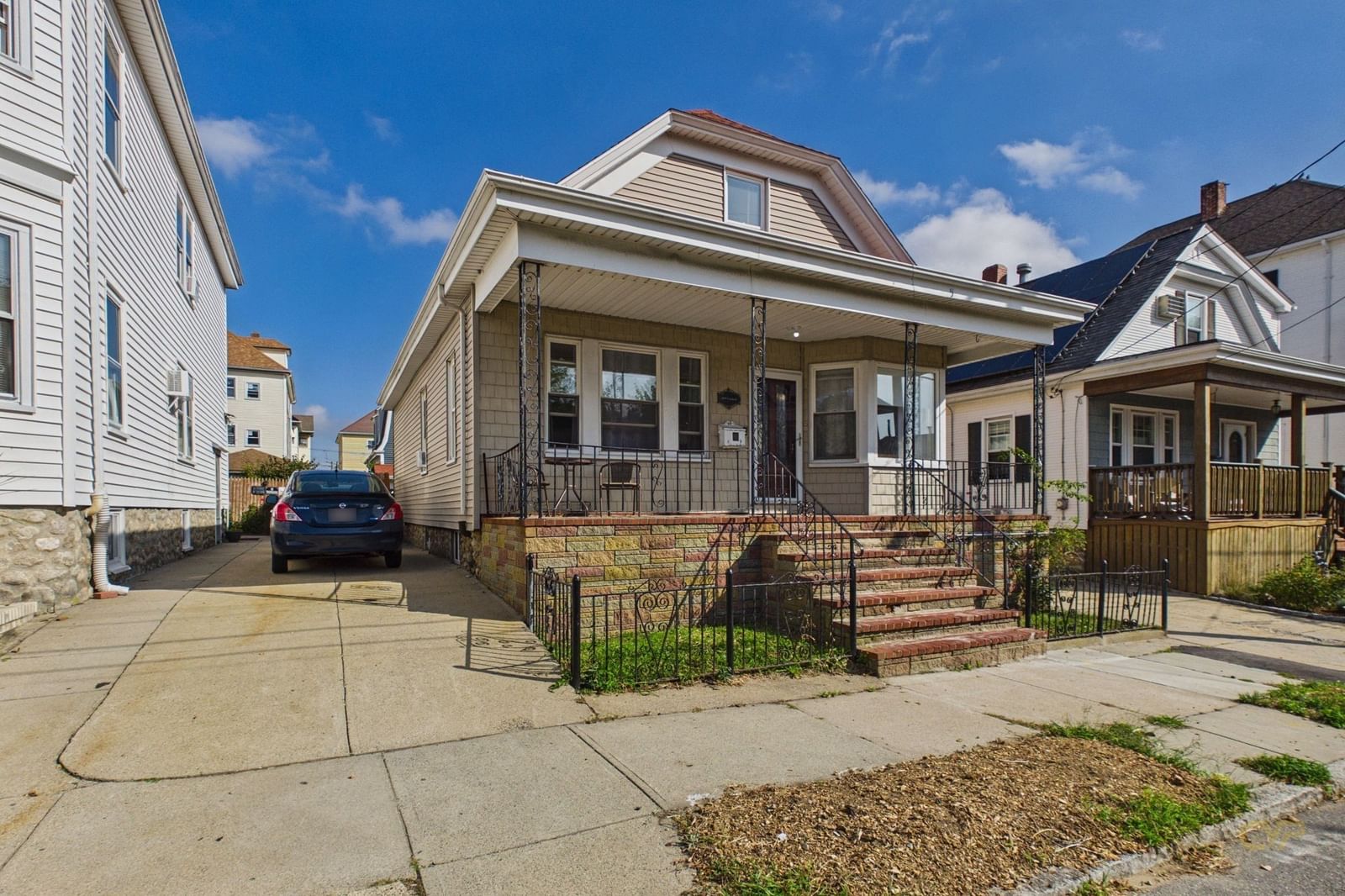 249 Central Ave New Bedford — Photo 3 of 35