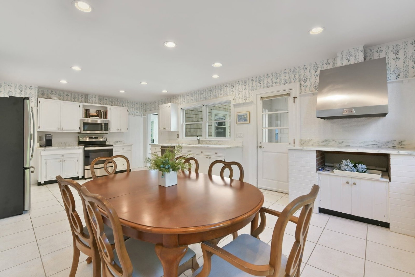 172 Irving Avenue Barnstable — Photo 22 of 41