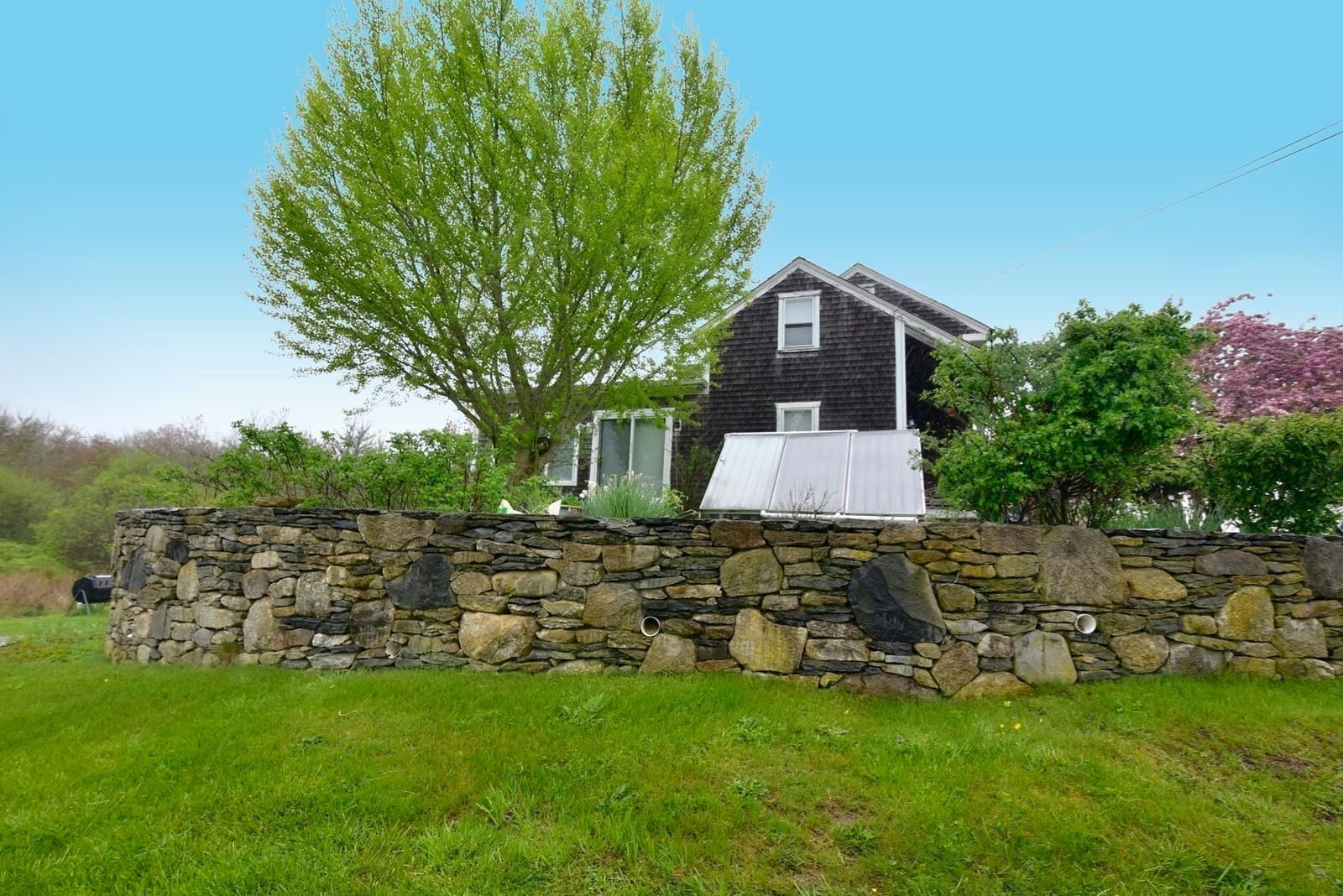482 Smith Neck Rd Dartmouth — Photo 9 of 41