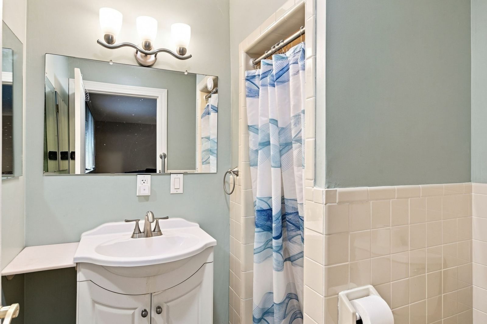 20 Tidd Street Swampscott — Photo 22 of 41