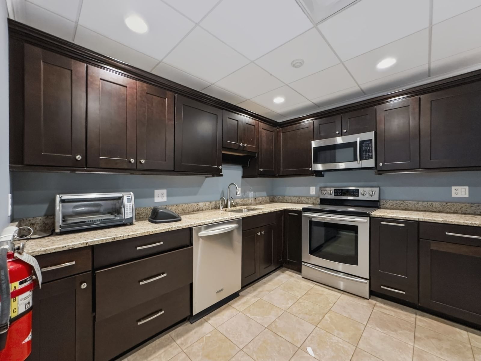 206 Turnpike Rd Southborough — Photo 4 of 13