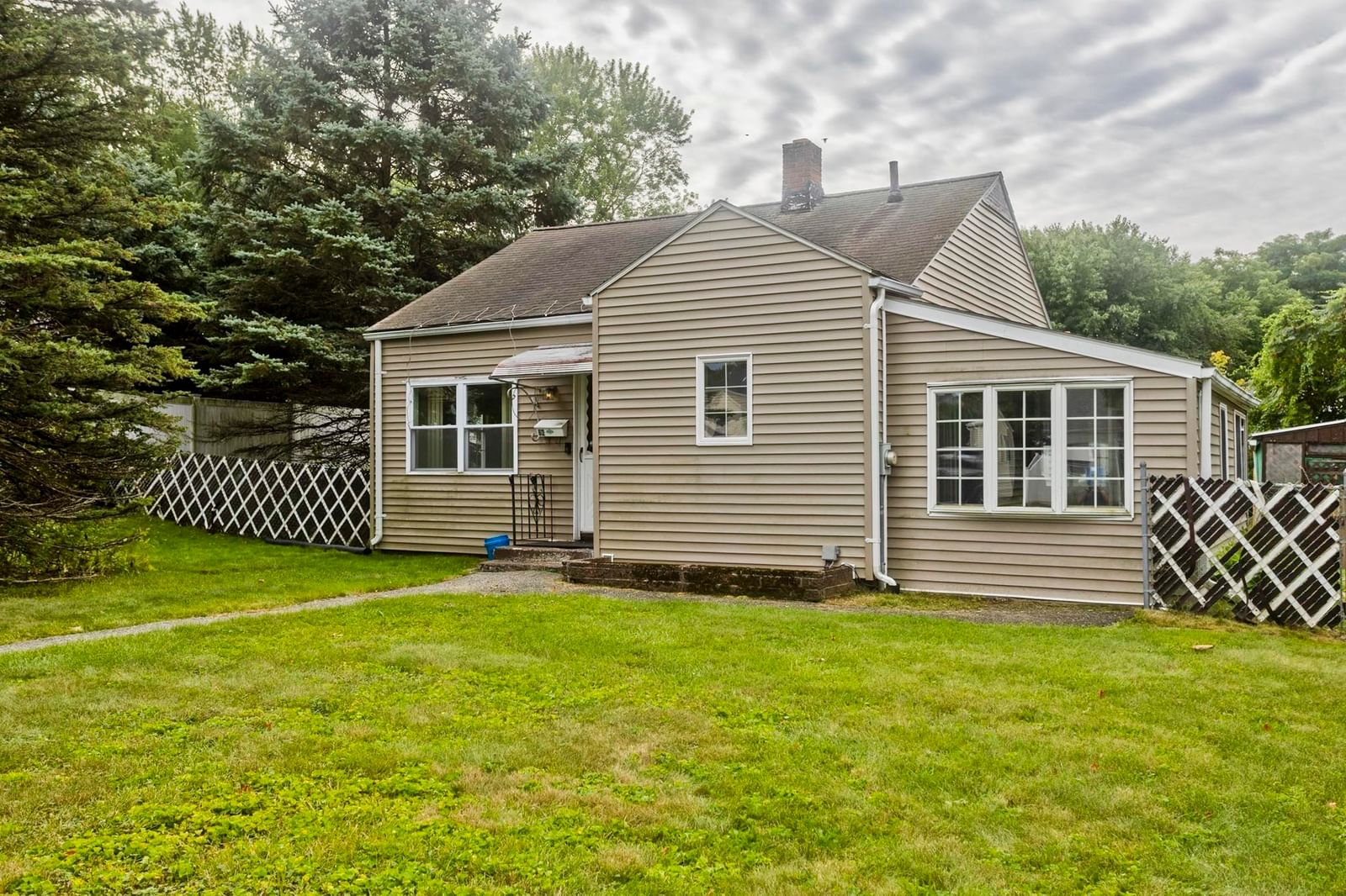 Property at 62 Memorial Dr, Holyoke, MA 01040