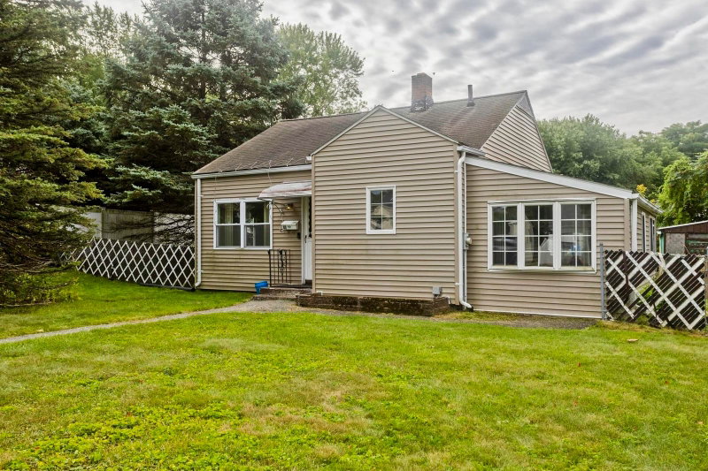 62 Memorial Dr