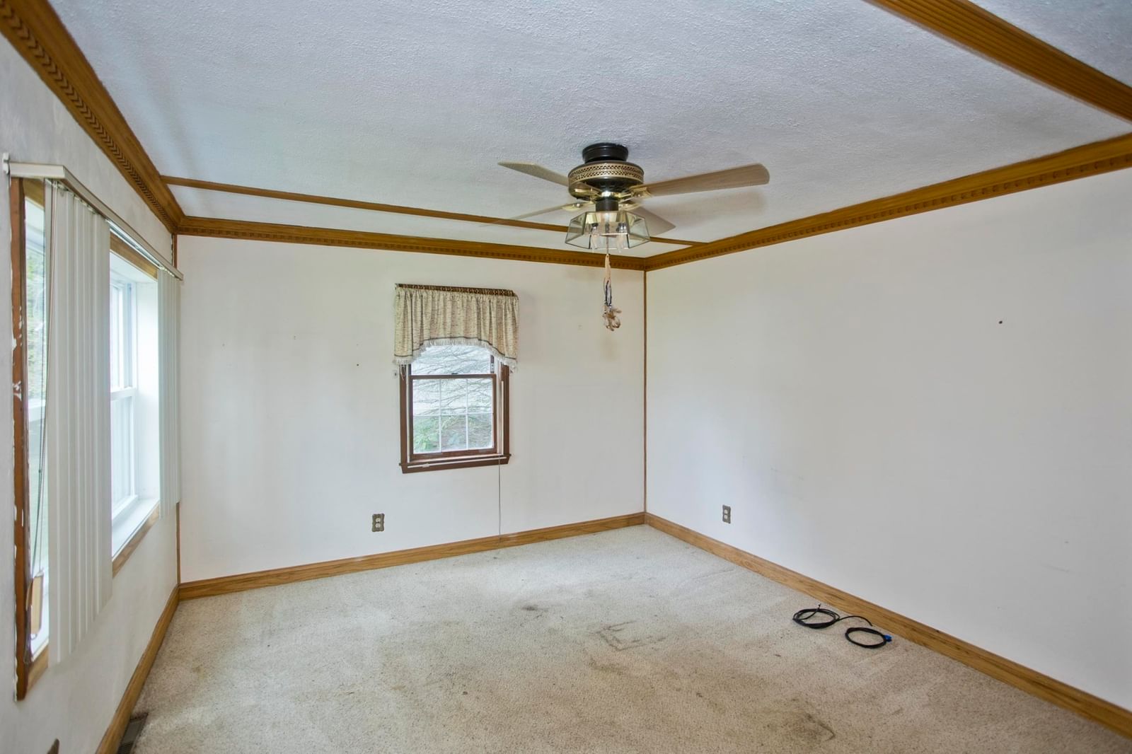 62 Memorial Dr Holyoke — Photo 2 of 23