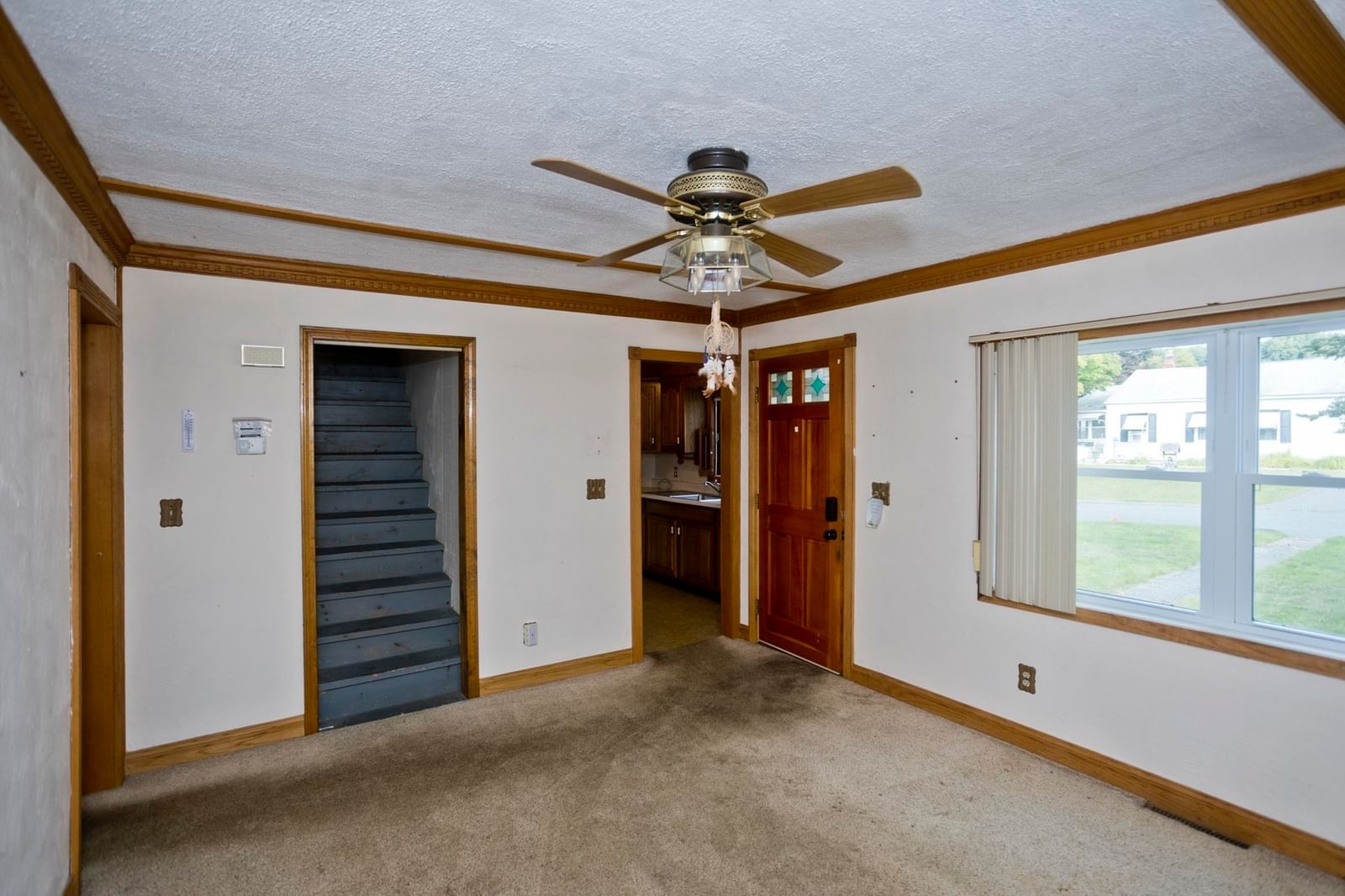 62 Memorial Dr Holyoke — Photo 4 of 23
