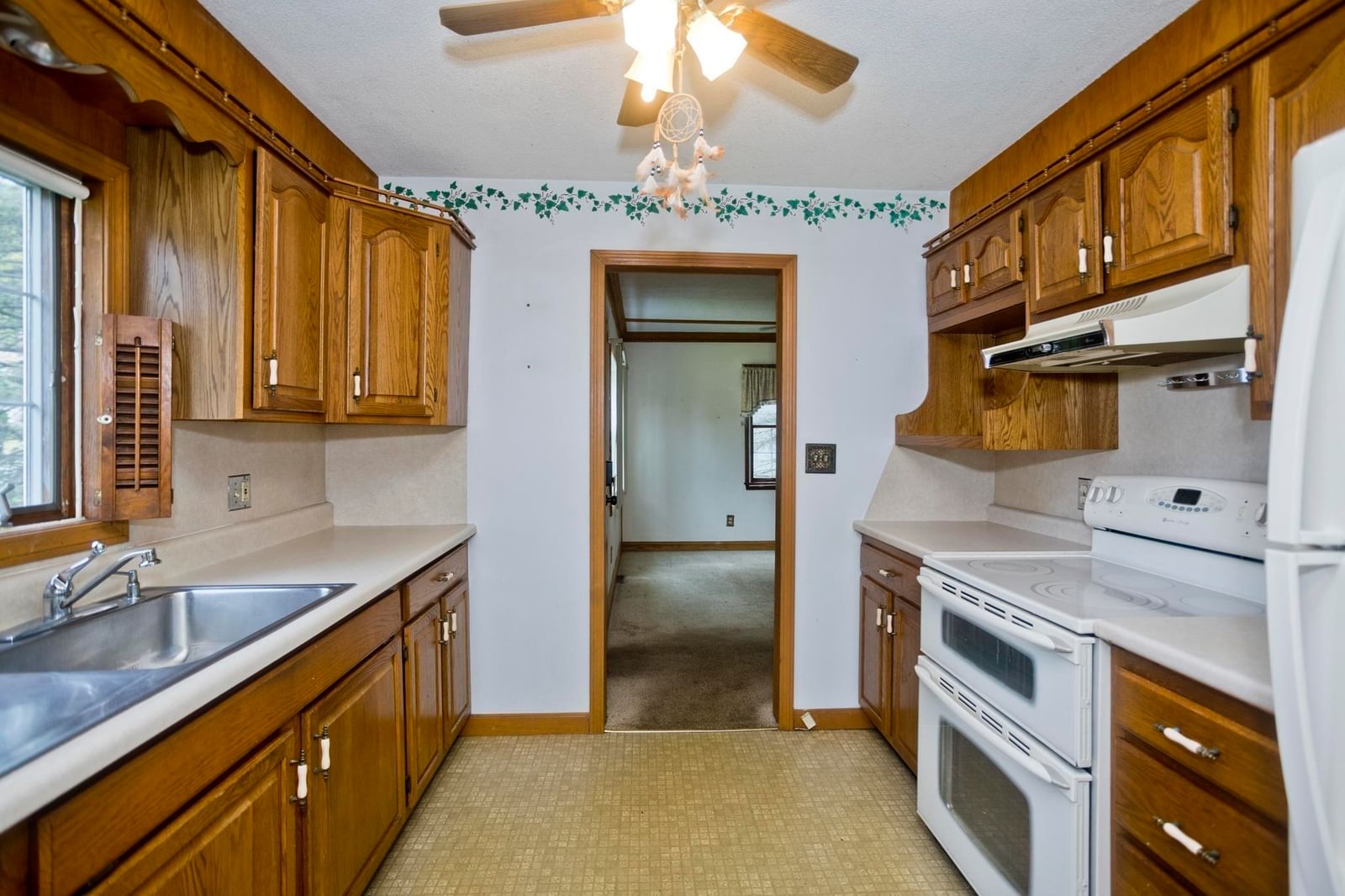 62 Memorial Dr Holyoke — Photo 7 of 23