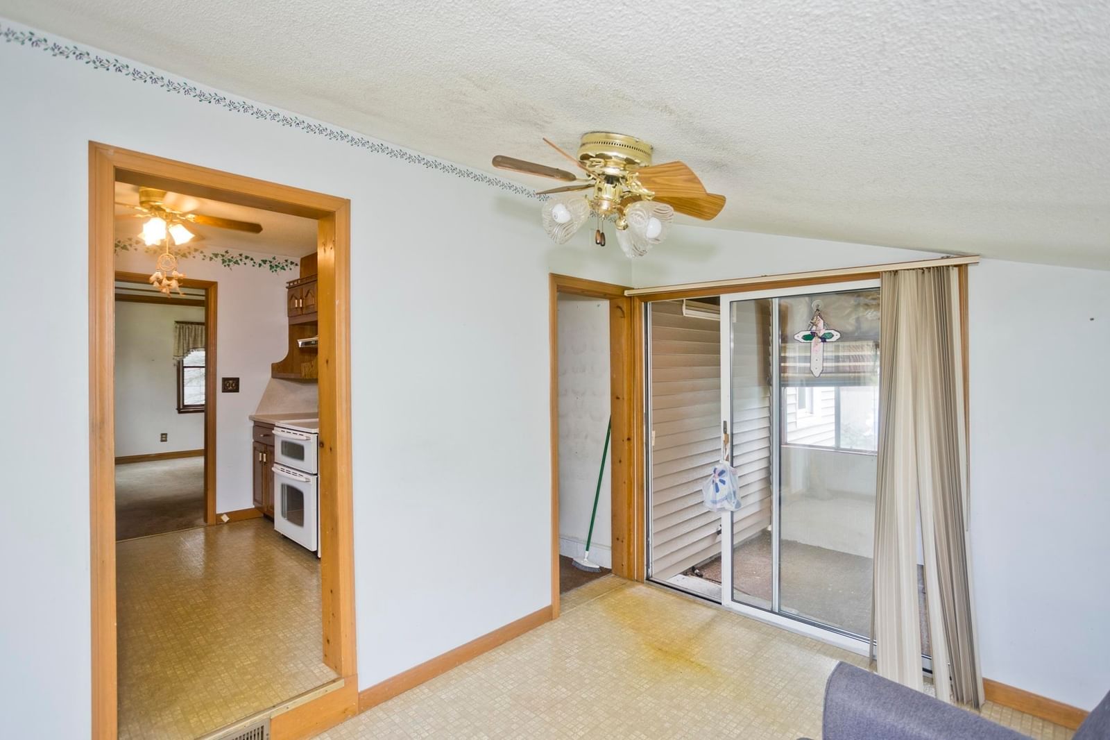 62 Memorial Dr Holyoke — Photo 9 of 23