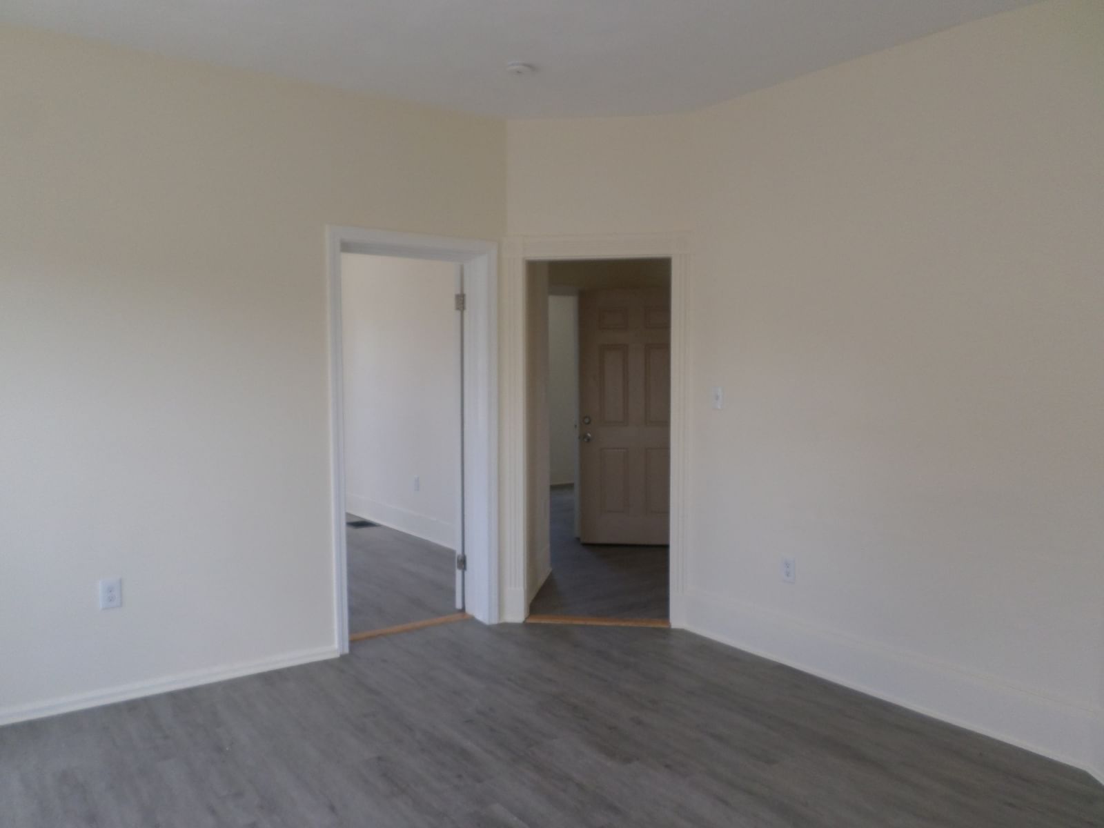 689 Broadway Chelsea — Photo 7 of 12