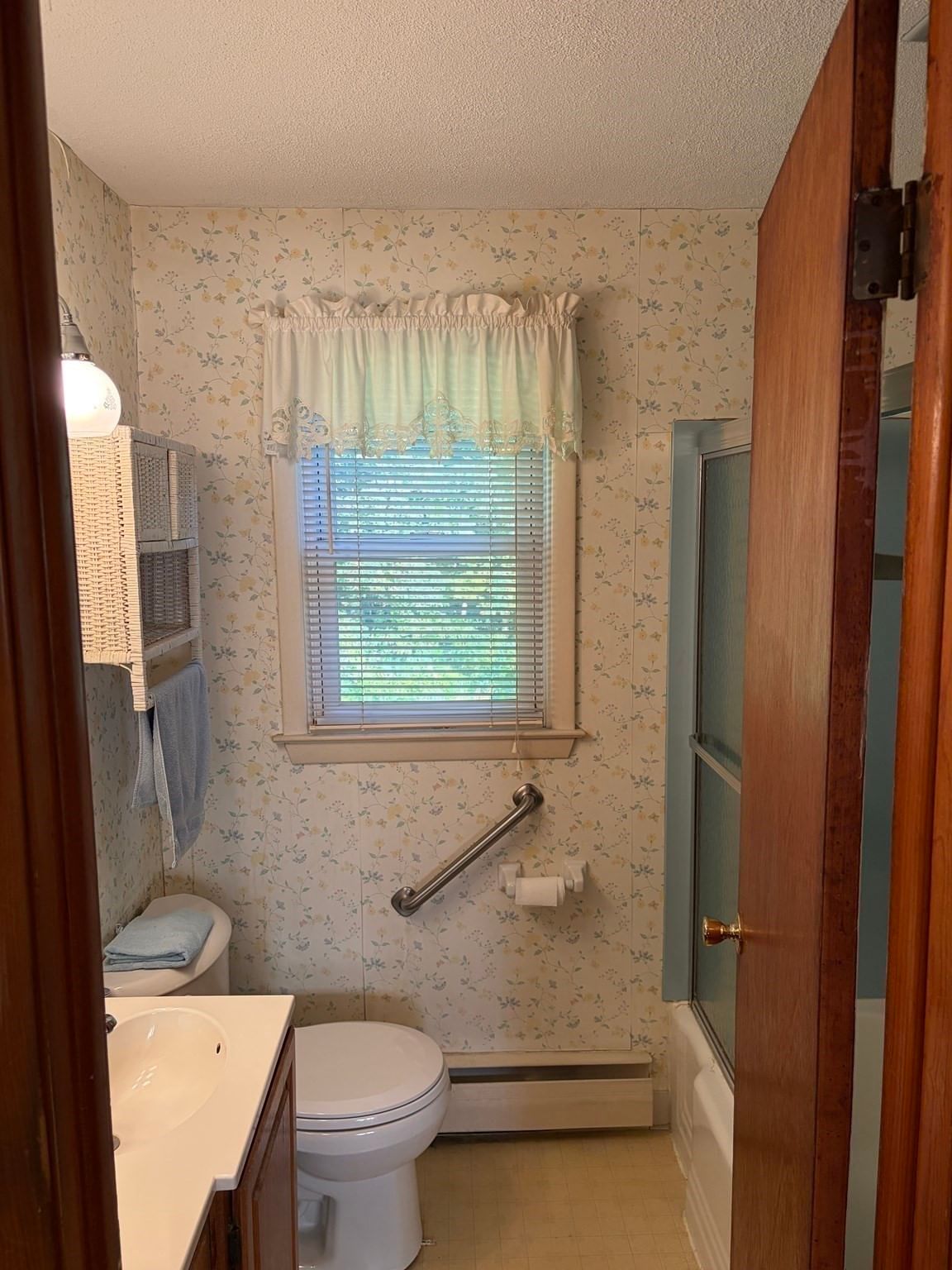 145 Longwood Drive Chicopee — Photo 16 of 23