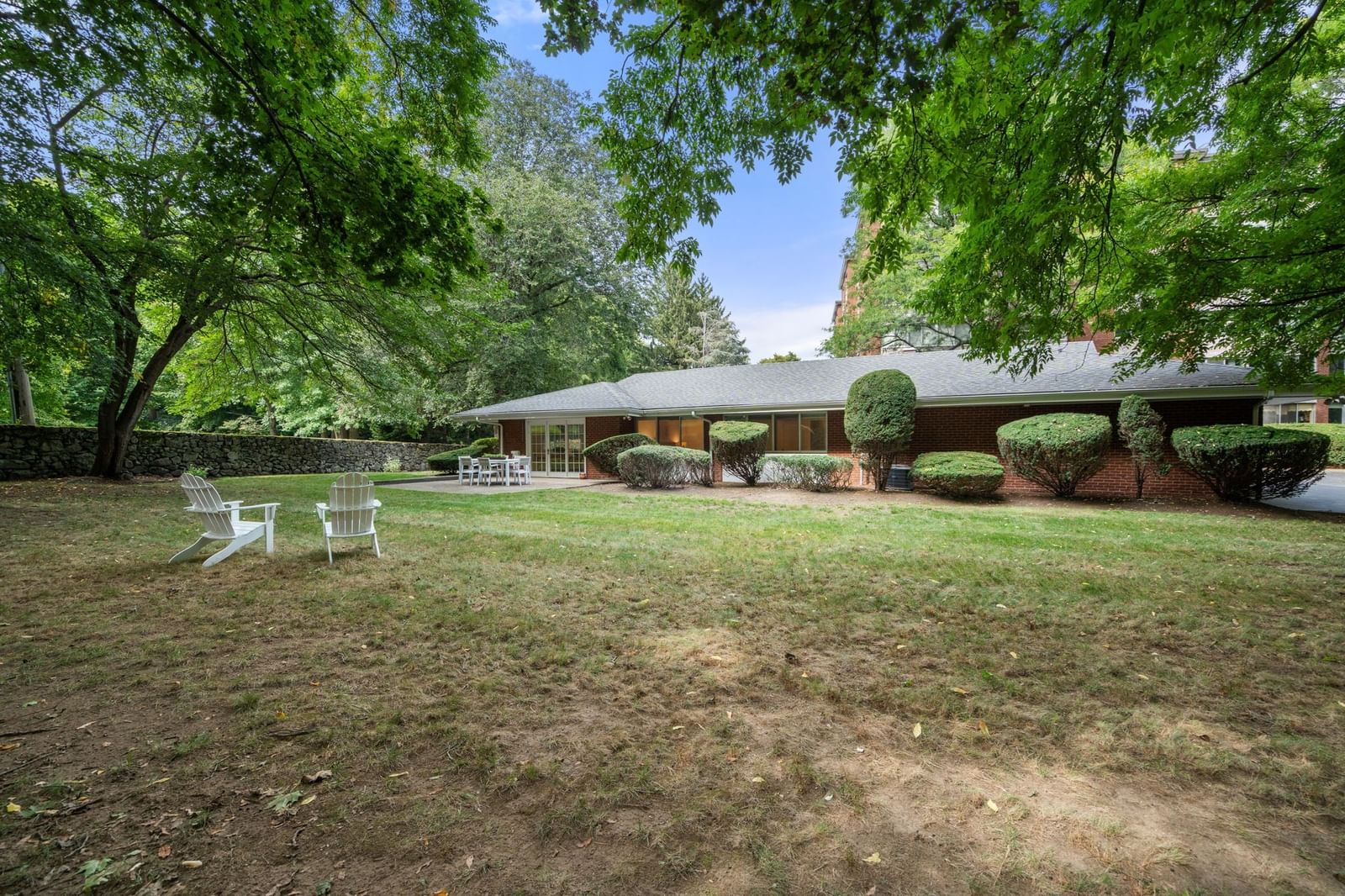 18 Chestnut Pl Brookline — Photo 16 of 19