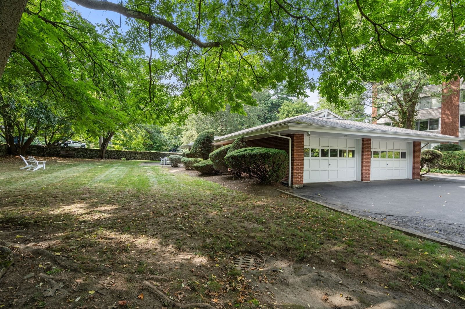 18 Chestnut Pl Brookline — Photo 17 of 19