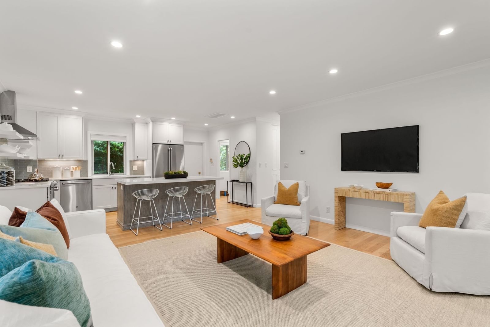18 Chestnut Pl Brookline — Photo 6 of 19