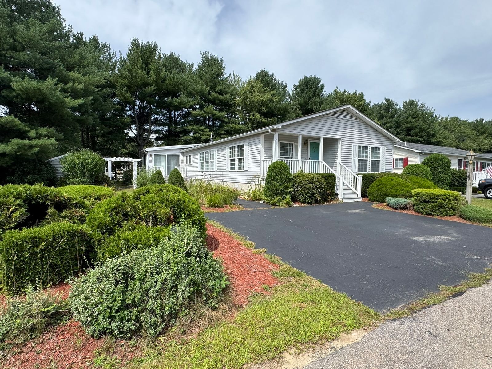 25 Fieldwood Dr Bridgewater — Photo 2 of 23