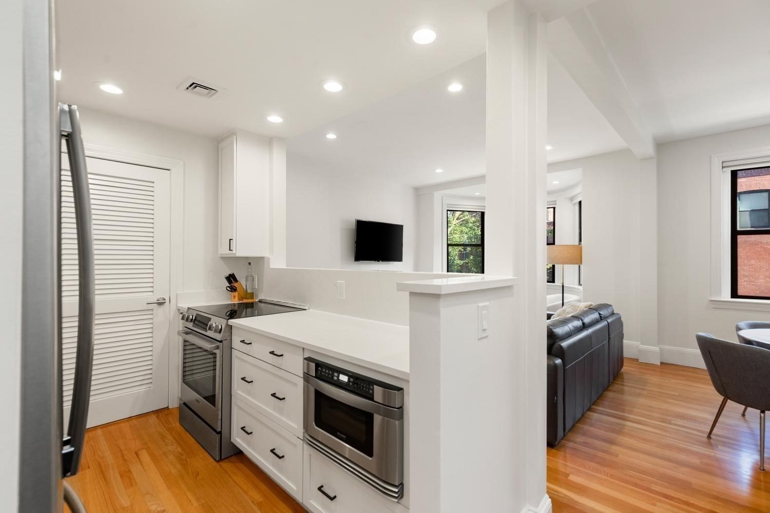 45 Saint Botolph Street #204 Boston — Photo 5 of 28