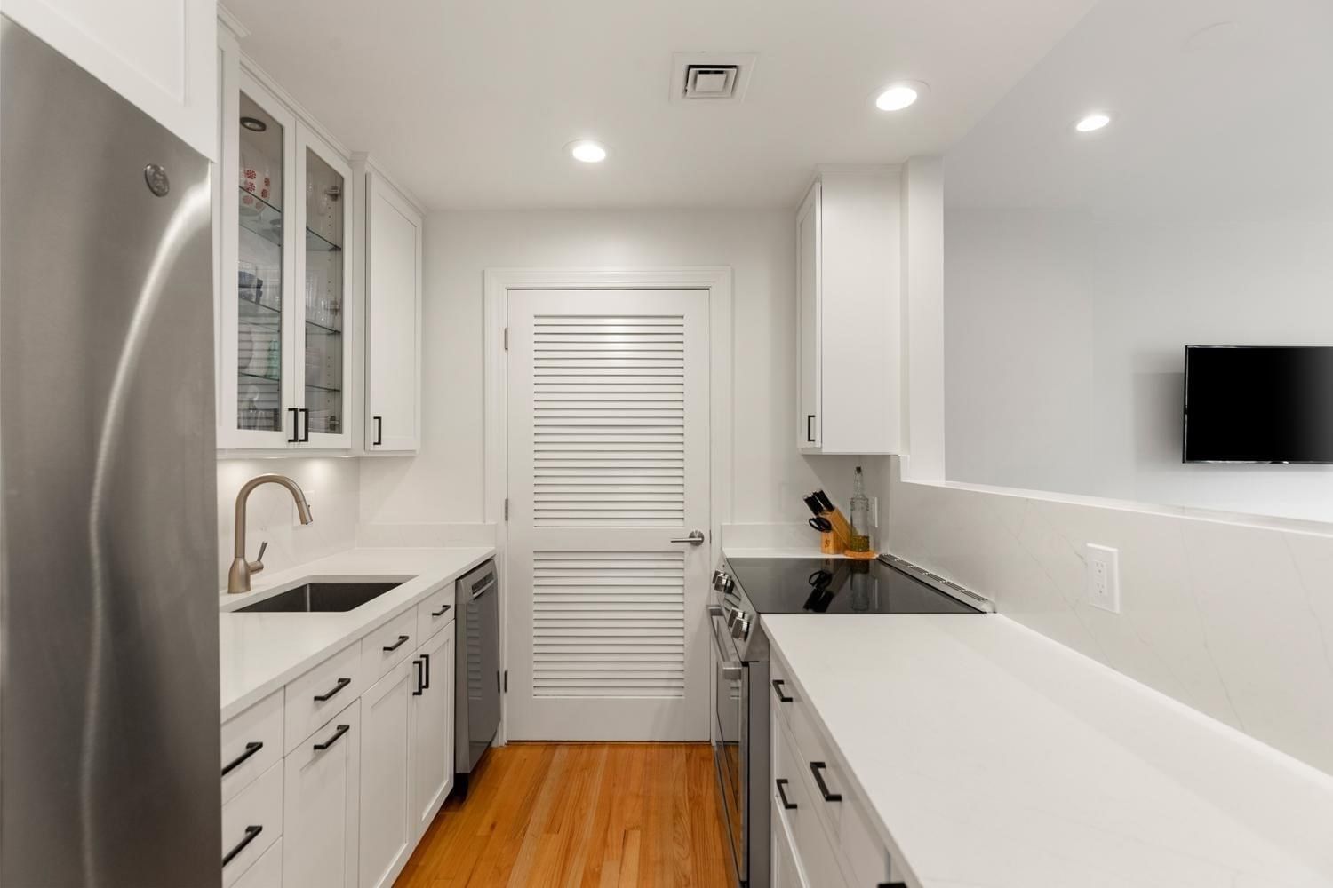 45 Saint Botolph Street #204 Boston — Photo 6 of 28