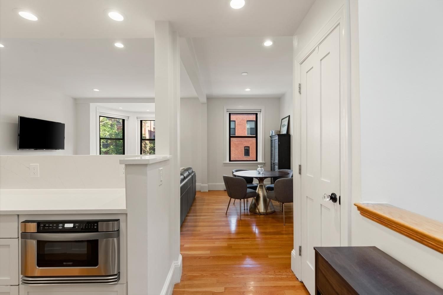 45 Saint Botolph Street #204 Boston — Photo 9 of 28