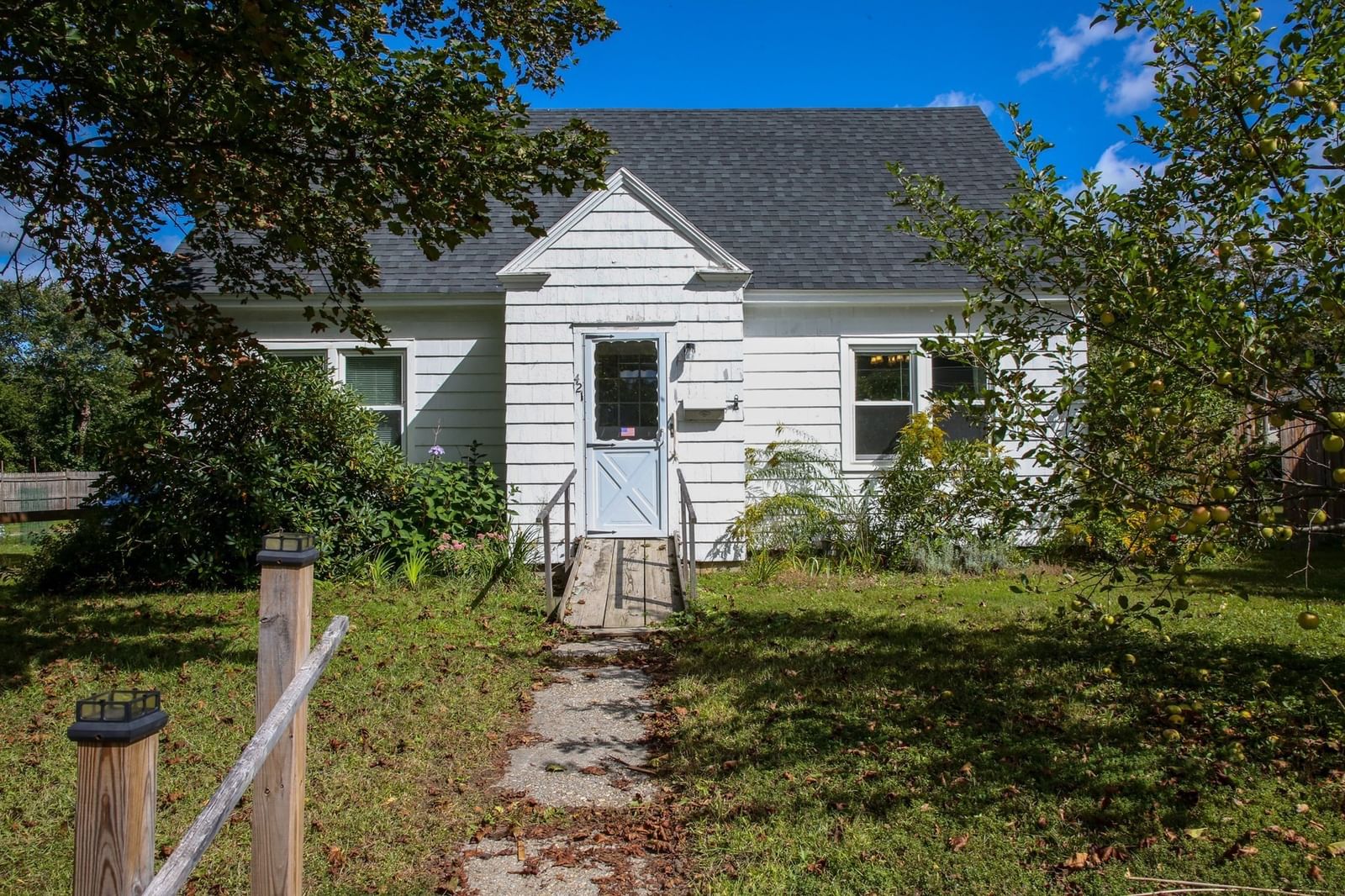 421 Elm St Pittsfield — Photo 2 of 31