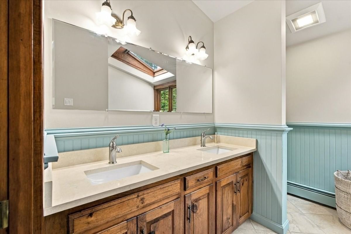 128 West Street Duxbury — Photo 24 of 36
