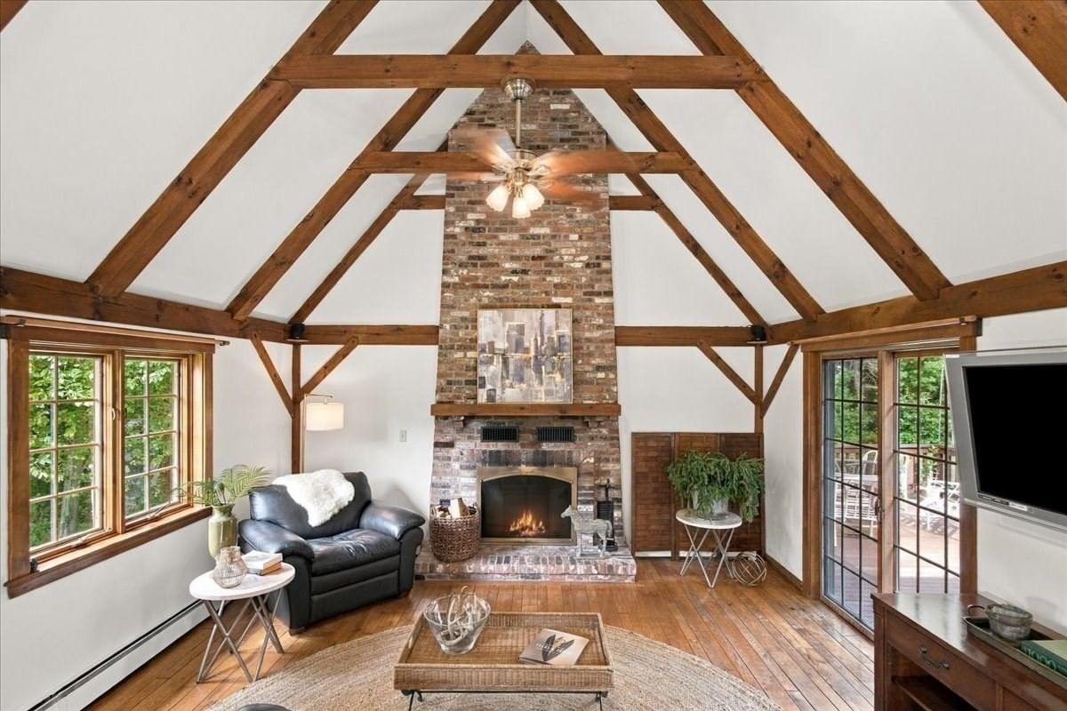 128 West Street Duxbury — Photo 4 of 36