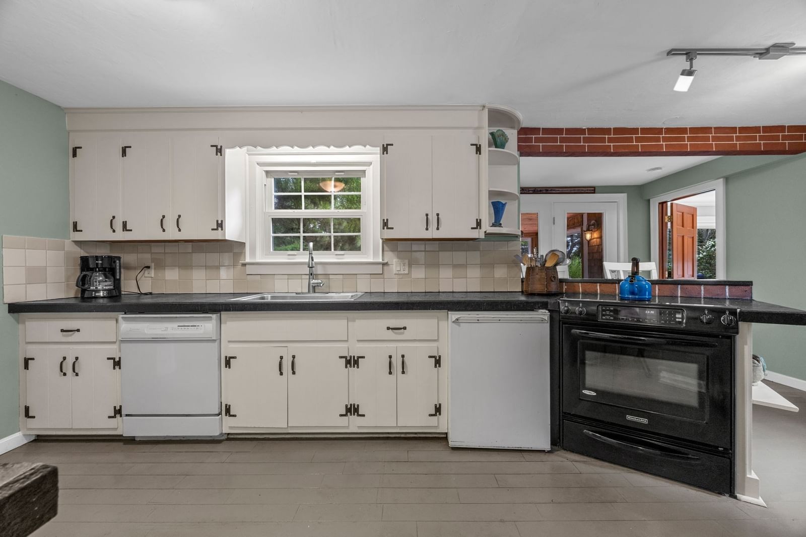 9 Wesquansett Rd Orleans — Photo 10 of 35