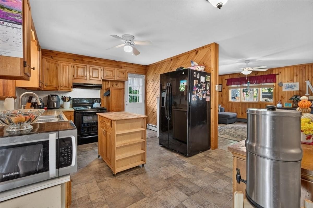 21 Timothy St Fairhaven — Photo 10 of 34