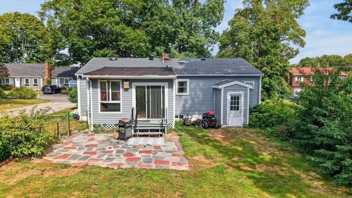 21 Timothy St Fairhaven — Photo 5 of 34