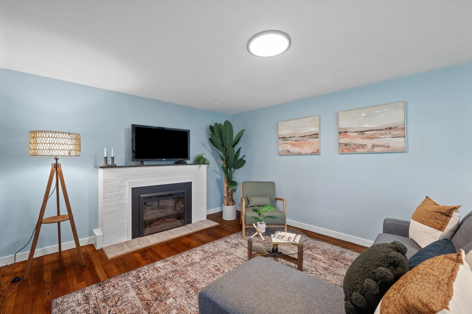 217 W Main Street Northborough — Photo 3 of 42