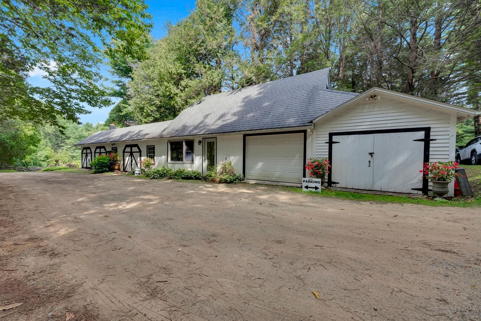 87 E Holland Brimfield Rd Brimfield — Photo 12 of 40