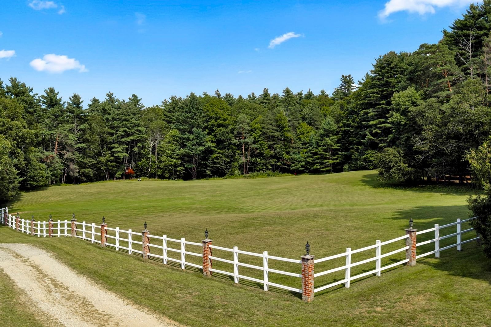 87 E Holland Brimfield Rd Brimfield — Photo 8 of 40