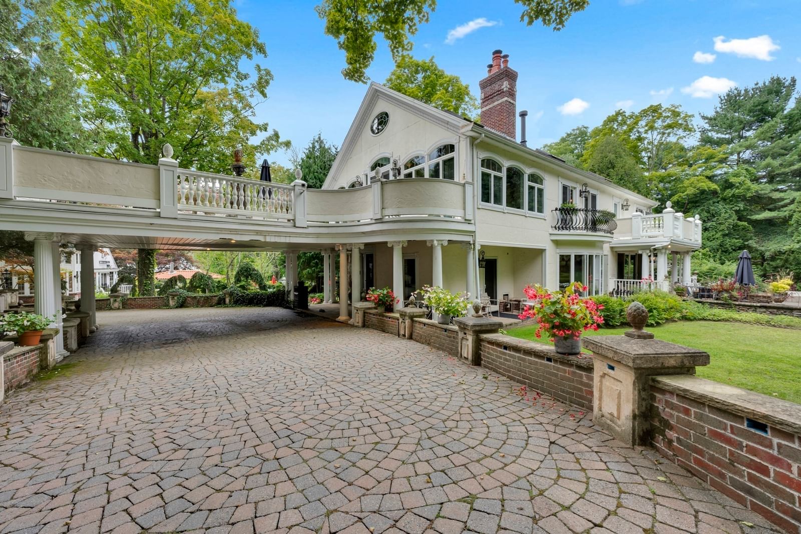 87 E Holland Brimfield Rd Brimfield — Photo 9 of 40