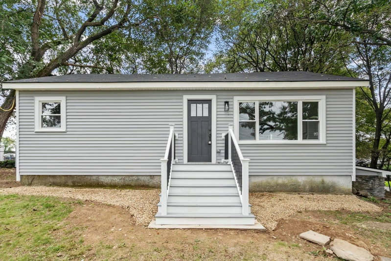 186 Pleasant St