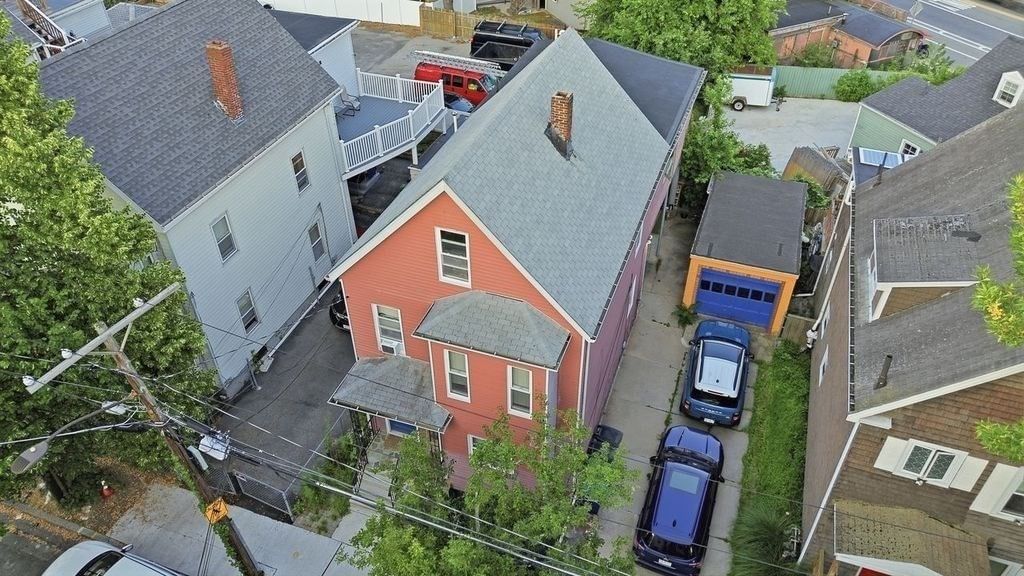 13 Knowlton St Somerville — Photo 2 of 42