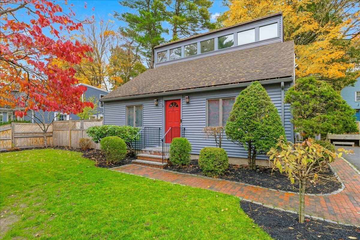 Property at 6 Ledgeville Ave, Foxboro, MA 02035
