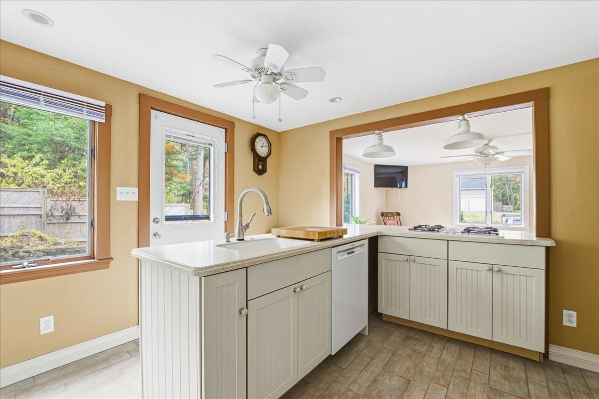 6 Ledgeville Ave Foxboro — Photo 10 of 30