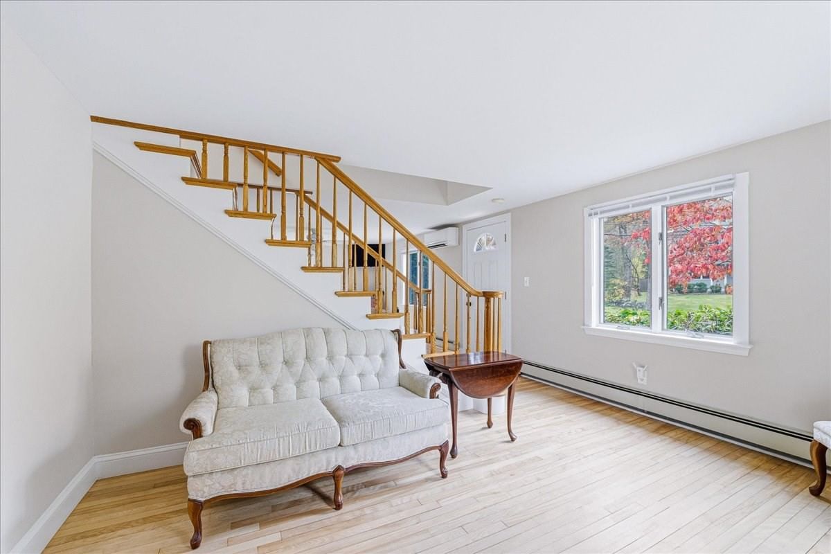 6 Ledgeville Ave Foxboro — Photo 12 of 30