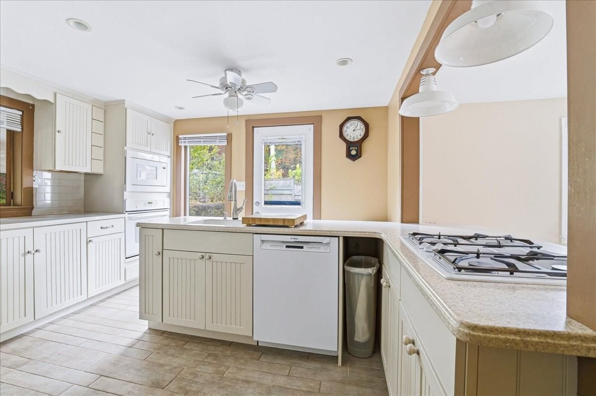 6 Ledgeville Ave Foxboro — Photo 9 of 30