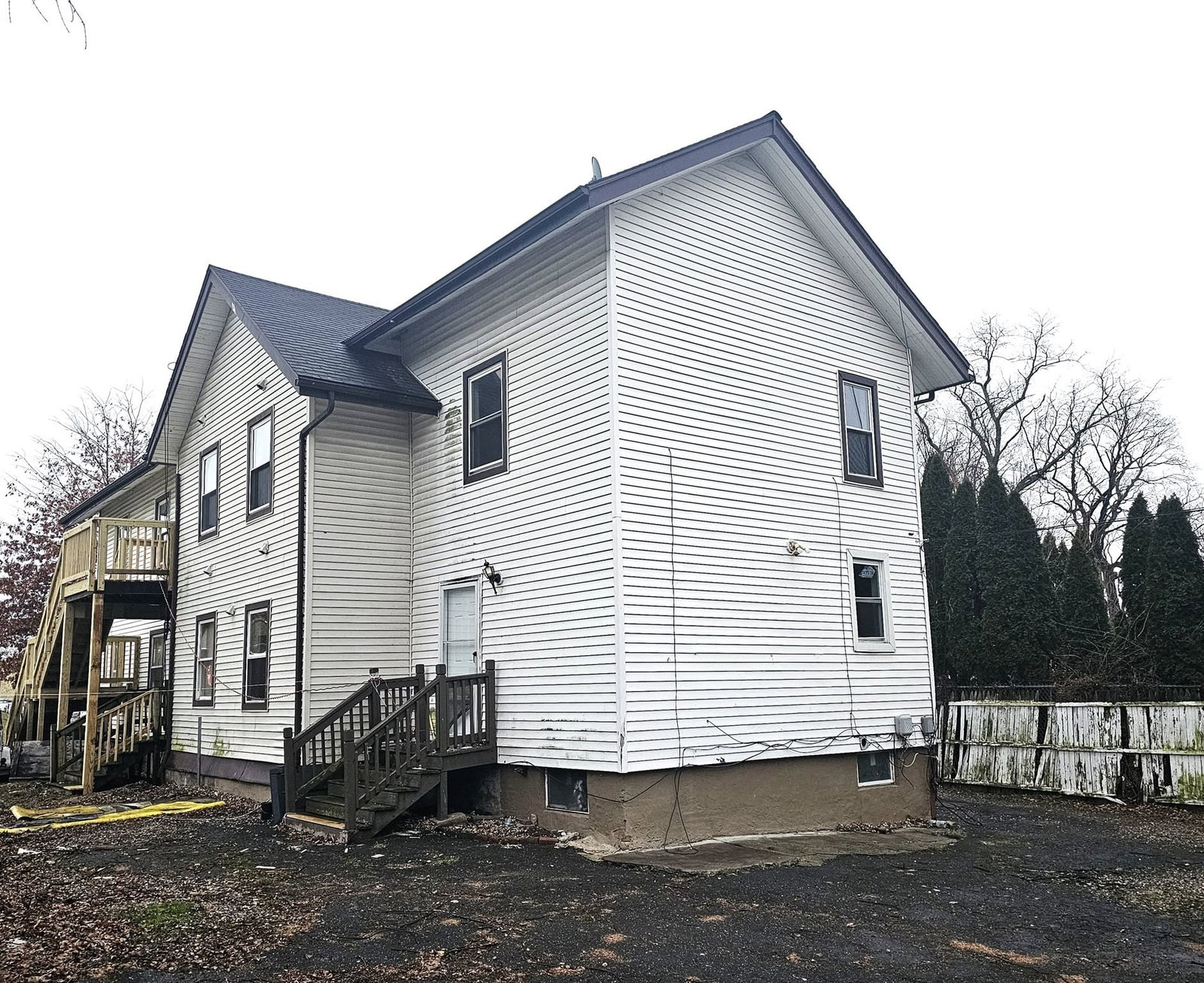 268 Carew St Springfield — Photo 2 of 2