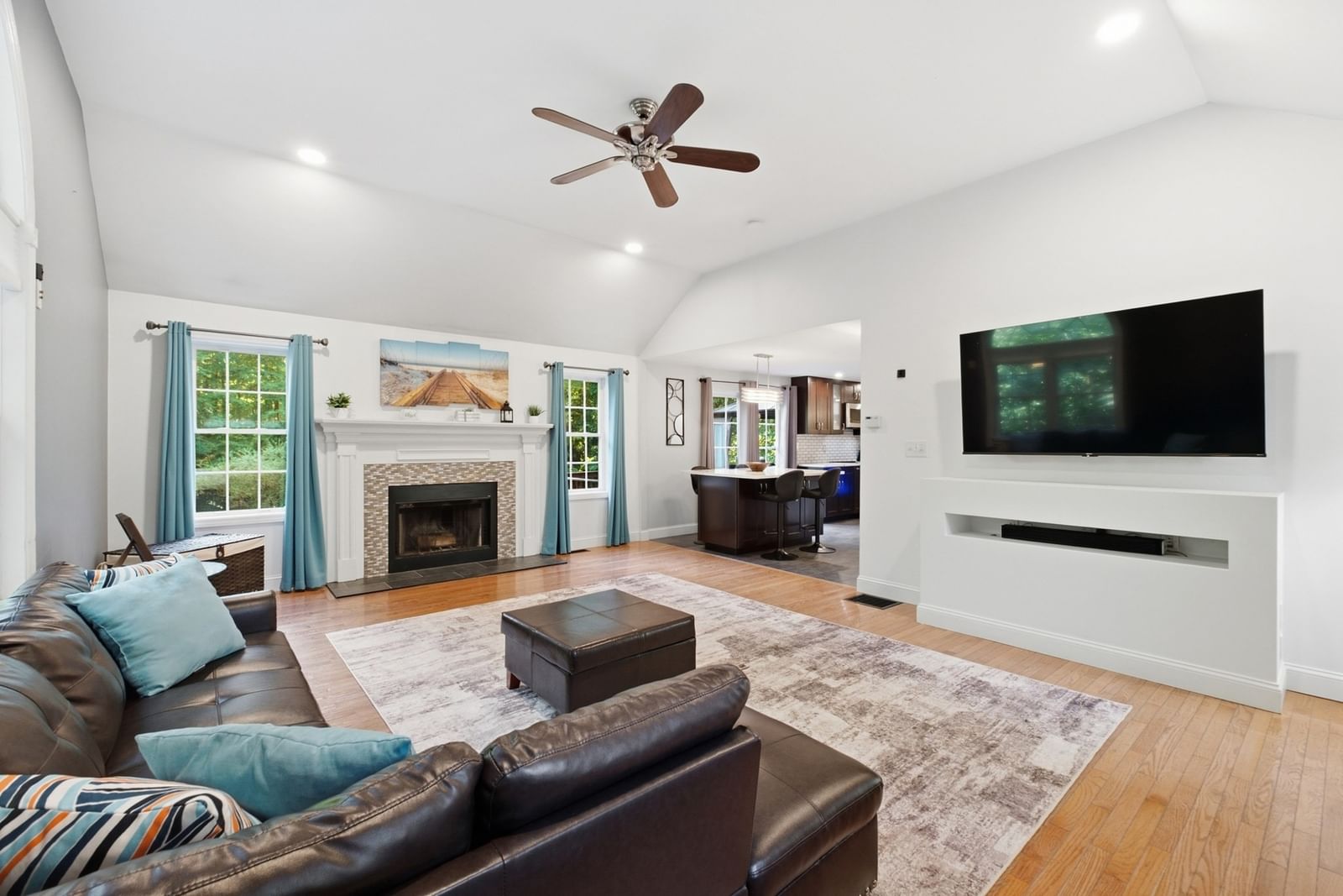 138 Walnut Douglas — Photo 17 of 42