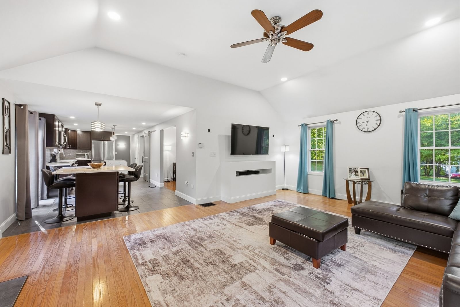 138 Walnut Douglas — Photo 18 of 42