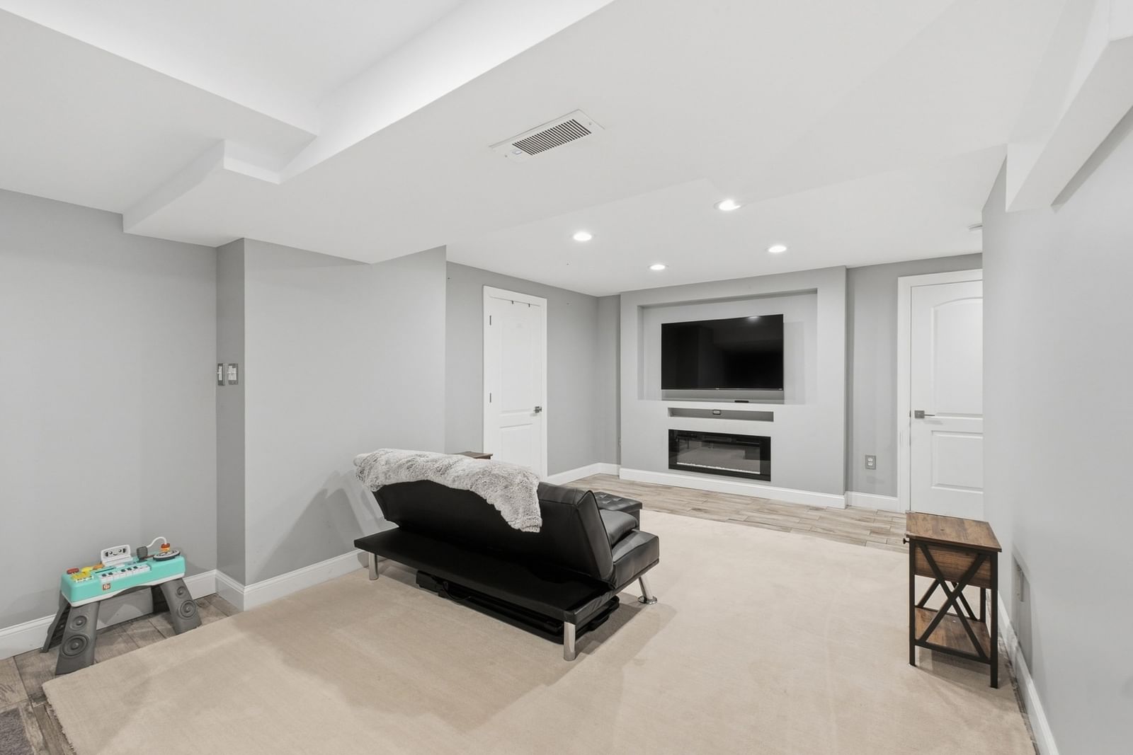 138 Walnut Douglas — Photo 34 of 42