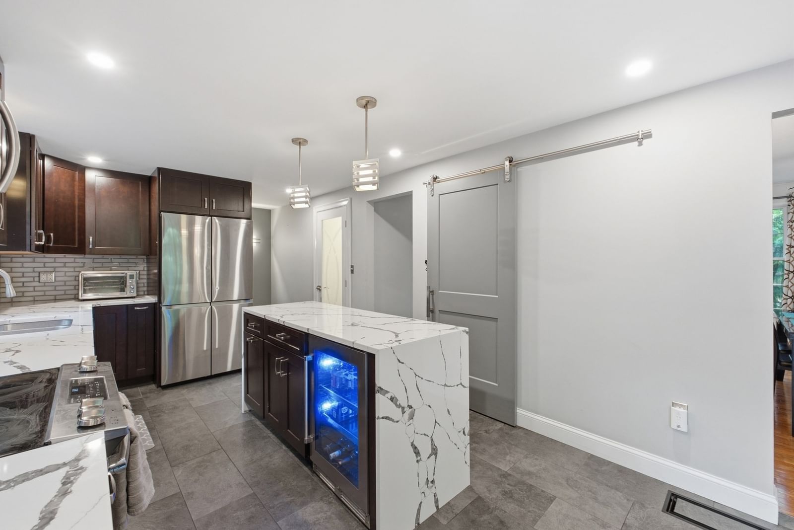 138 Walnut Douglas — Photo 6 of 42