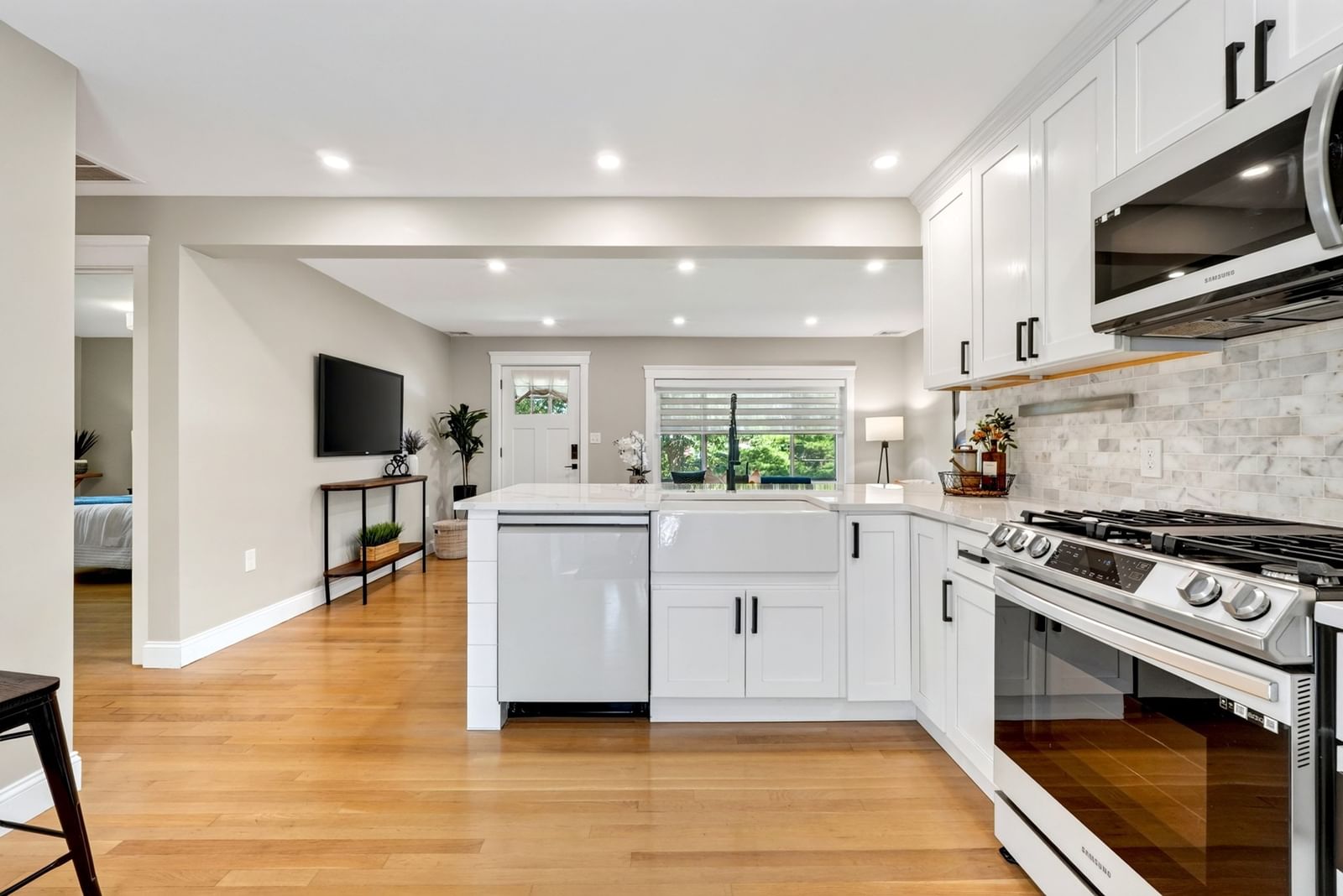 134 Washington St Melrose — Photo 12 of 36