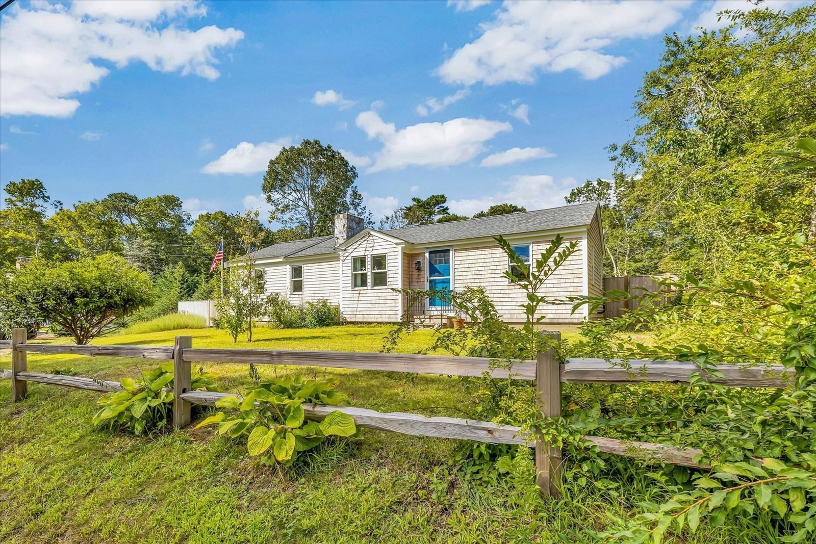 25 Raspberry Lane Barnstable — Photo 2 of 36