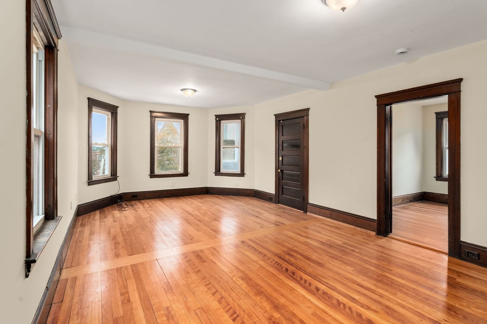 31 Chrome Street Worcester — Photo 2 of 40