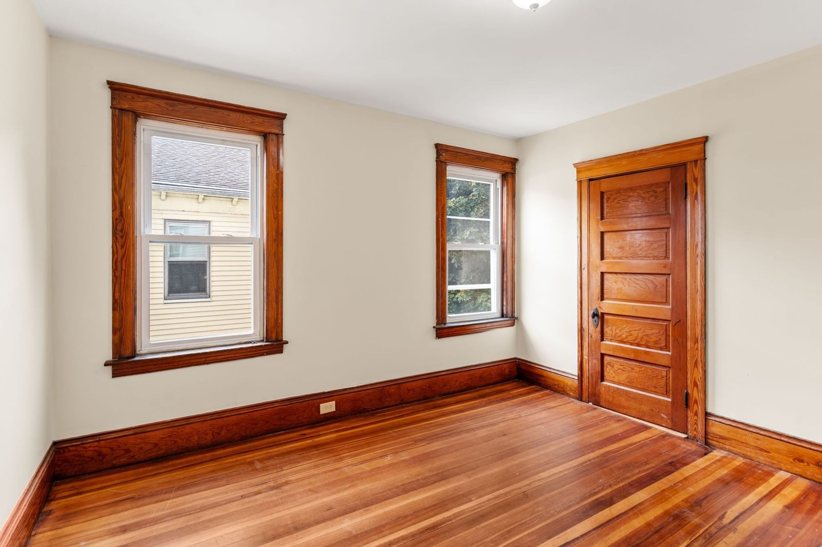 31 Chrome Street Worcester — Photo 3 of 40