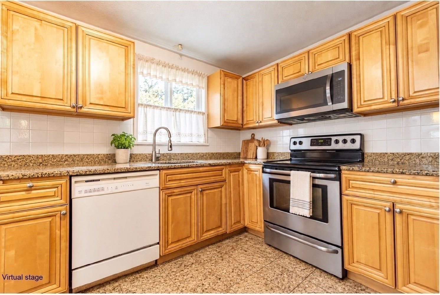 336 Mendon Road North Attleboro — Photo 10 of 34