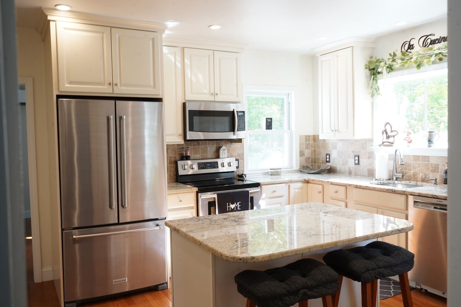 726 Main St Boylston — Photo 4 of 29
